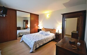 7 chambres, lit parapluie, accĂšs Internet