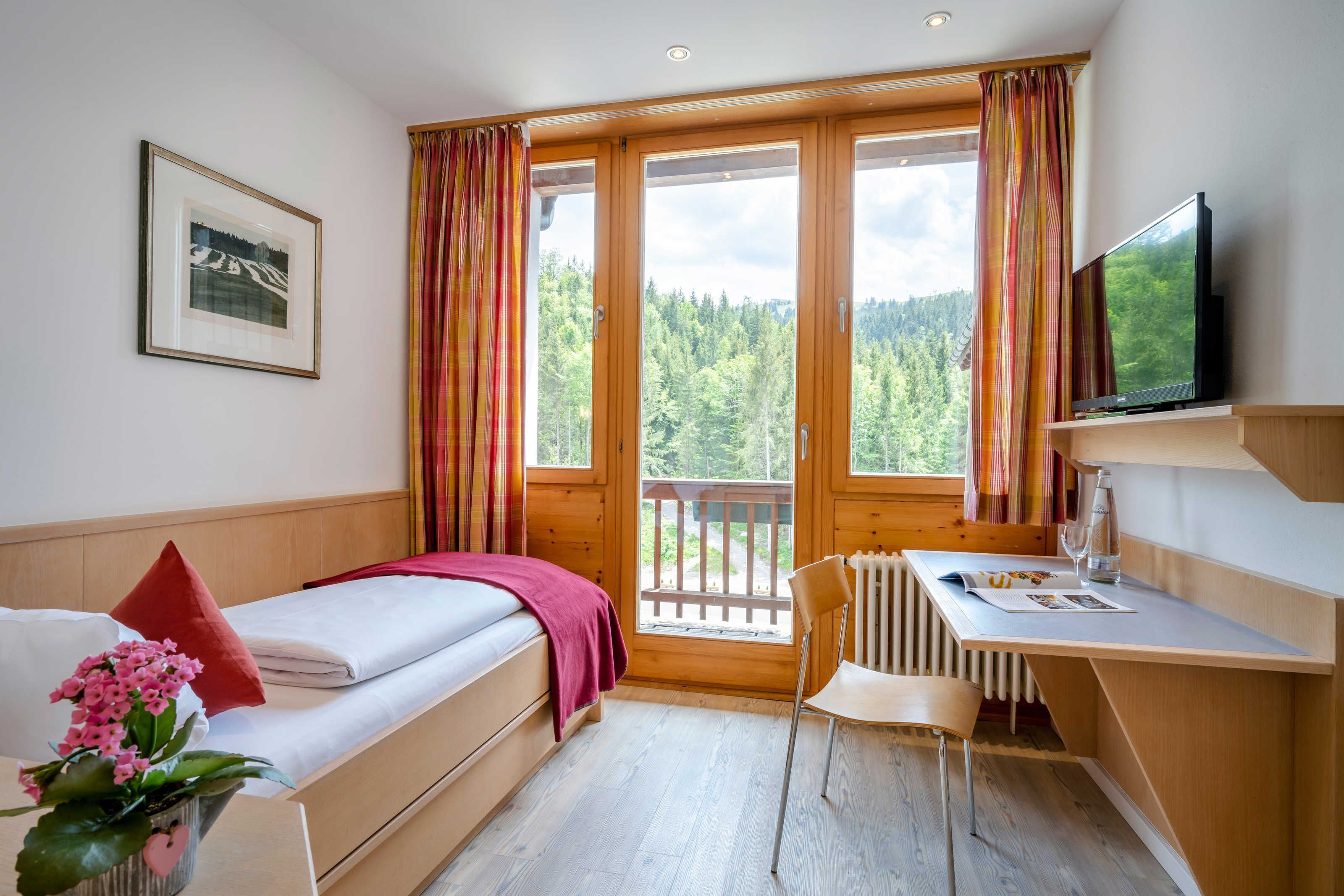 1 Schlafzimmer, Schreibtisch, WLAN, Bettwäsche
