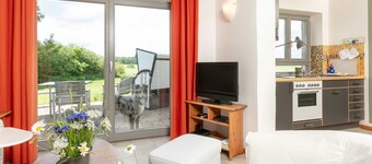 Bernstein - Vacation Rentals in Sun House