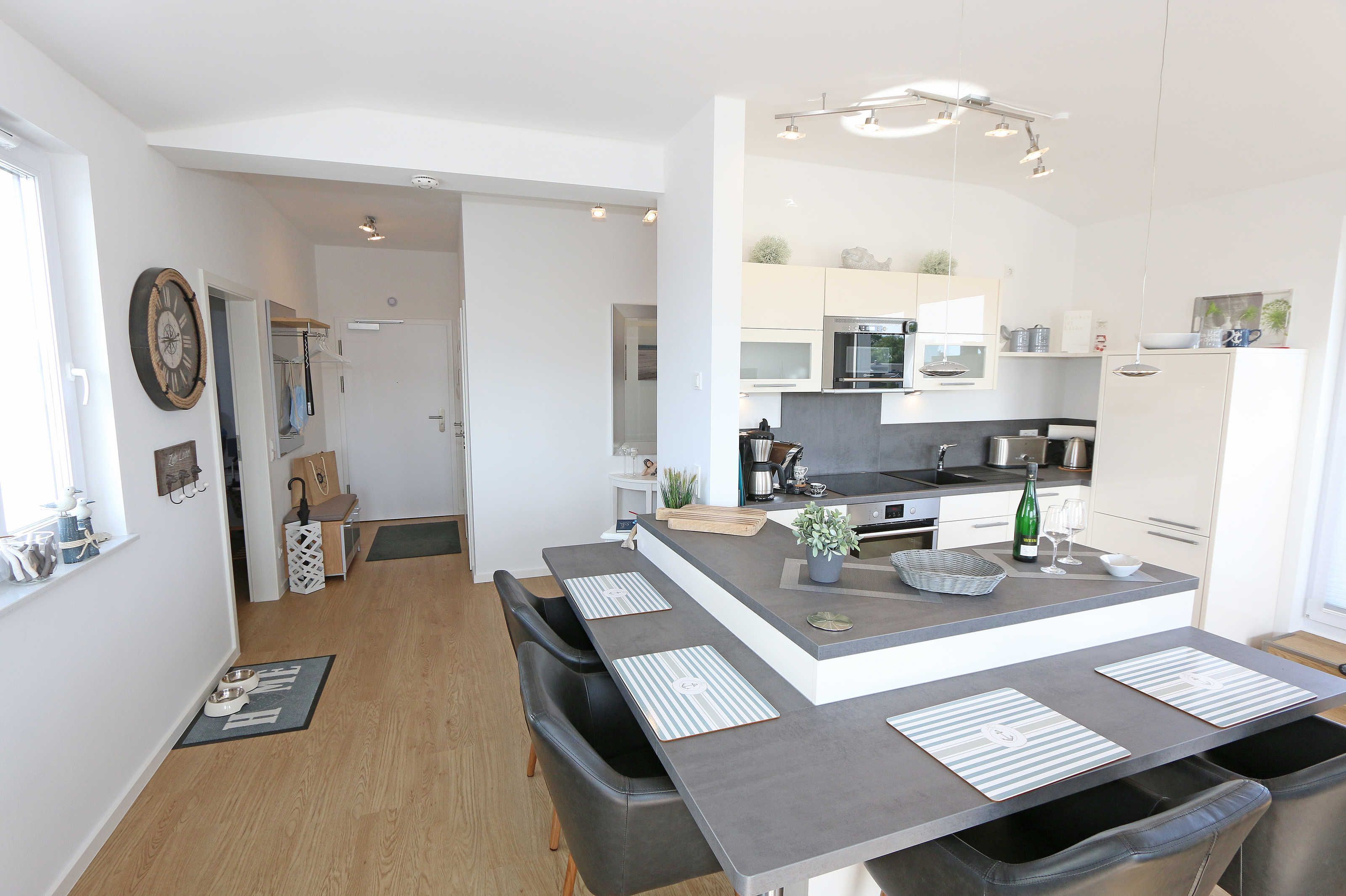 Kühlschrank, Mikrowelle, Ofen, Geschirrspüler