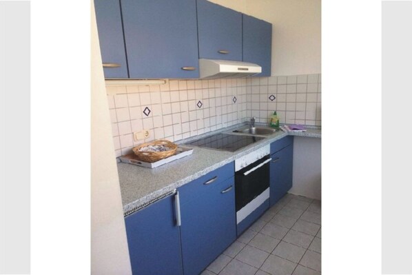 Fridge, oven, dishwasher
