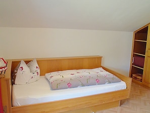 1 chambre, lit parapluie, Wi-Fi, draps fournis