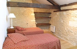 2 chambres, lit parapluie, Wi-Fi gratuit, draps fournis