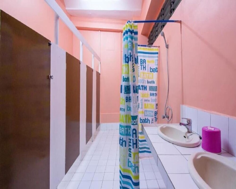 Citi Circle Guesthouse Hostel - 1.5 Star image