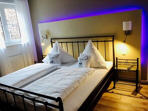 Unclassified image, 2 of 9, button