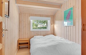 4 bedrooms, free WiFi - Gorgeous home in Hejls with WiFi (Hejls)