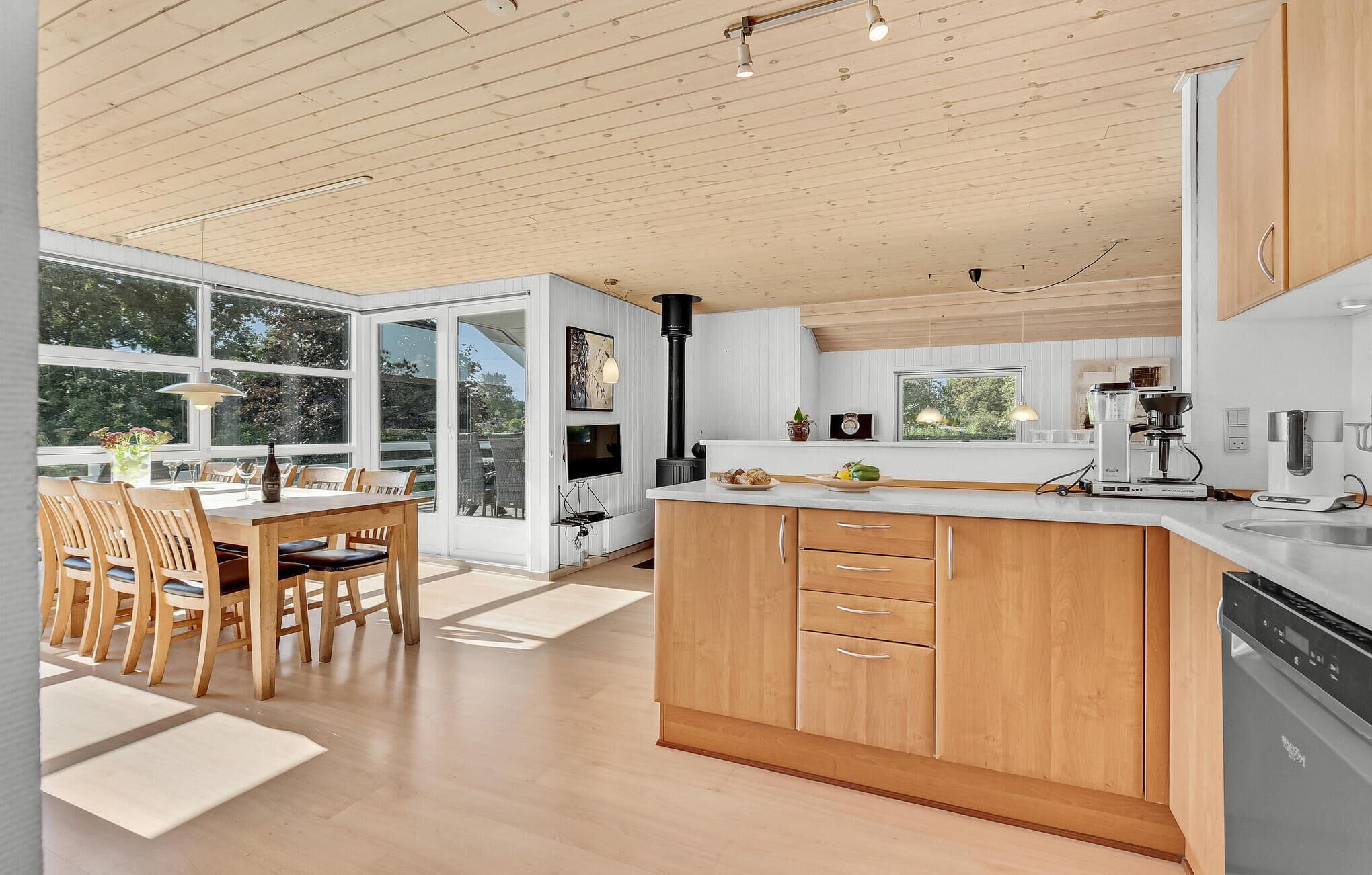 Fridge, stovetop, dishwasher, coffee/tea maker