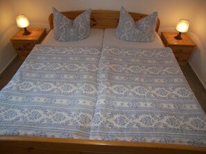 1 chambre, fer et planche à repasser, lit de bébé portatif, Wi-Fi