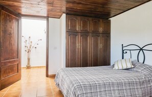 2 Schlafzimmer, Reisekinderbett, Bettwäsche