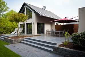 Luokittelematon kuva, 3 kautta 32, painike