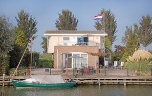 Esterni