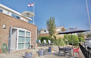 Outdoor dining - Amazing home in Workum with WiFi (Workum)