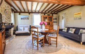 Fireplace, DVD player