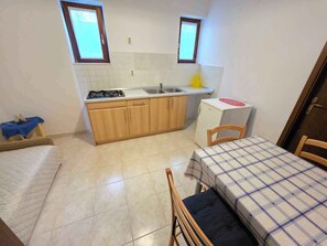 Frigorifero, piano cottura