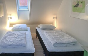 2 bedrooms, travel cot, free WiFi - 2 bedroom nice home in Assens (Assens)