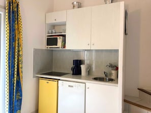 冷蔵庫、電子レンジ、食器洗い機