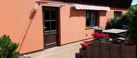 屋外ダイニングエリア