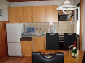 Fridge, oven, highchair