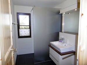 Unclassified image, 2 of 9, button