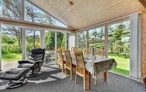 Dining - 5 bedroom awesome home in Tarm (Tarm)
