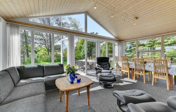 Televisión y reproductor de DVD 