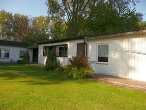 Exterior - Holiday home No. 4 - Rügen-Fewo 102 (Sagard)