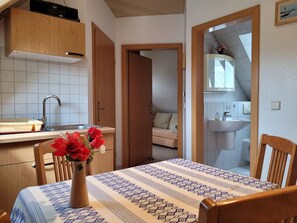 Unclassified image, 2 of 21, button