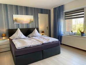 3 makuuhuonetta, vauvan matkasänky, Wi-Fi, vuodevaatteet