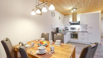 KĂŒhlschrank, Herdplatte, GeschirrspĂŒler