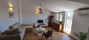 TV - Holiday apartment with air conditioning (Medulin)