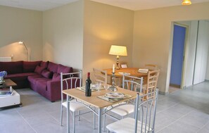 Dining - Lovely home in Plouha with WiFi (Plouha)