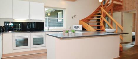 Réfrigérateur, plaque de cuisson, lave-vaisselle, cafetiÚre/bouilloire