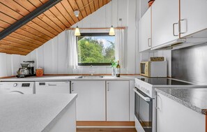 Réfrigérateur, plaque de cuisson, lave-vaisselle, cafetiÚre/bouilloire