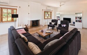 Fernseher, Kamin, DVD-Player, Stereoanlage