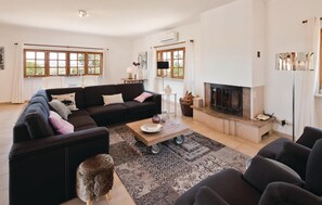 Fernseher, Kamin, DVD-Player, Stereoanlage