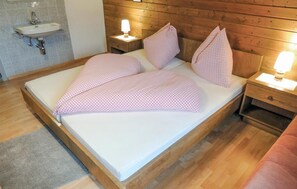 5 Schlafzimmer, kostenloses WLAN, Bettwäsche