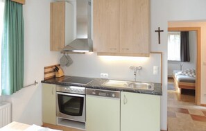 Kühlschrank, Ofen, Herdplatte, Geschirrspüler