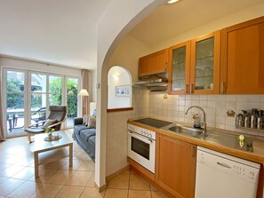 Kühlschrank, Mikrowelle, Ofen, Geschirrspüler