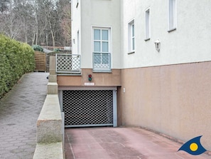 Unclassified image, 4 of 16, button