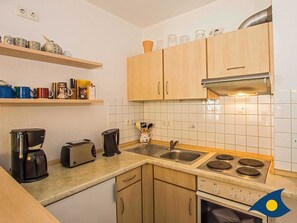 Unclassified image, 5 of 16, button