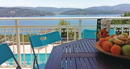 Lovely home in Theologos