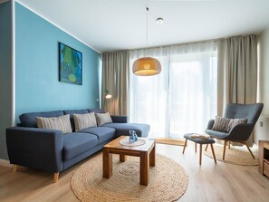 Unclassified image, 4 of 33, button