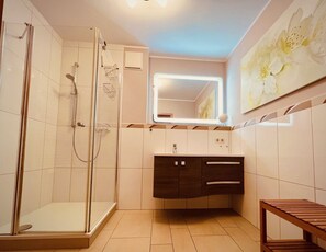 Shower - (246) 3-room apartment - apartment complex holiday dreams (Kühlungsborn)