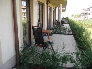 Outdoor dining - (246) 3-room apartment - apartment complex holiday dreams (Kühlungsborn)