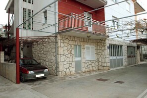 Exterior - Holiday apartment with sea view (Mastrinka)