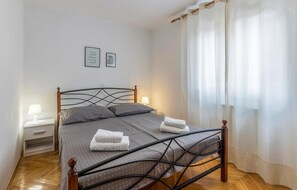 2 bedrooms, bed sheets