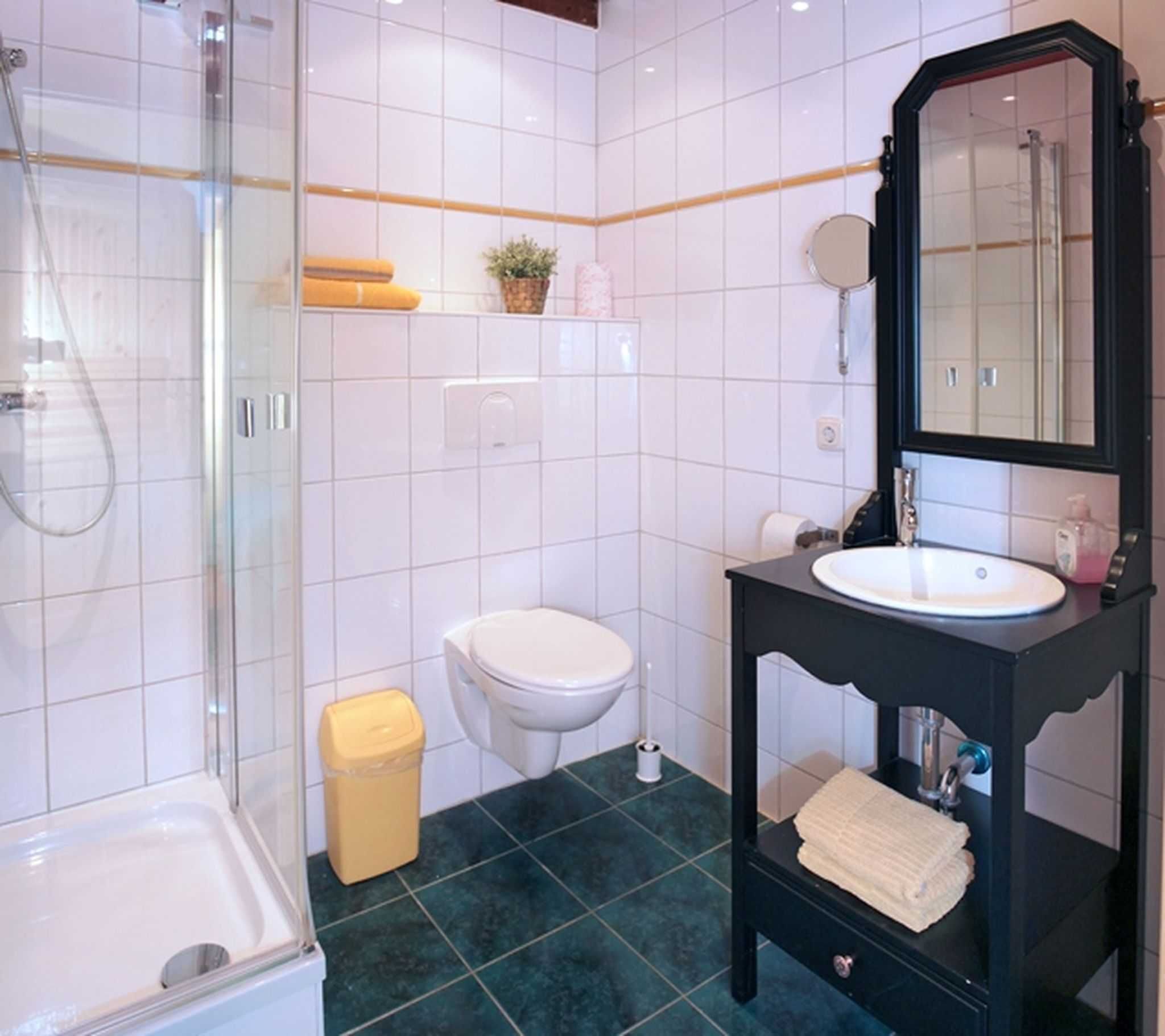 Dusche, Haartrockner, Handtücher