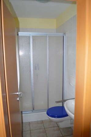 Unclassified image, 3 of 11, button