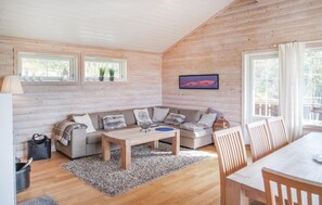 TV, fireplace, DVD player - Amazing home in Hol with sauna (Hol)