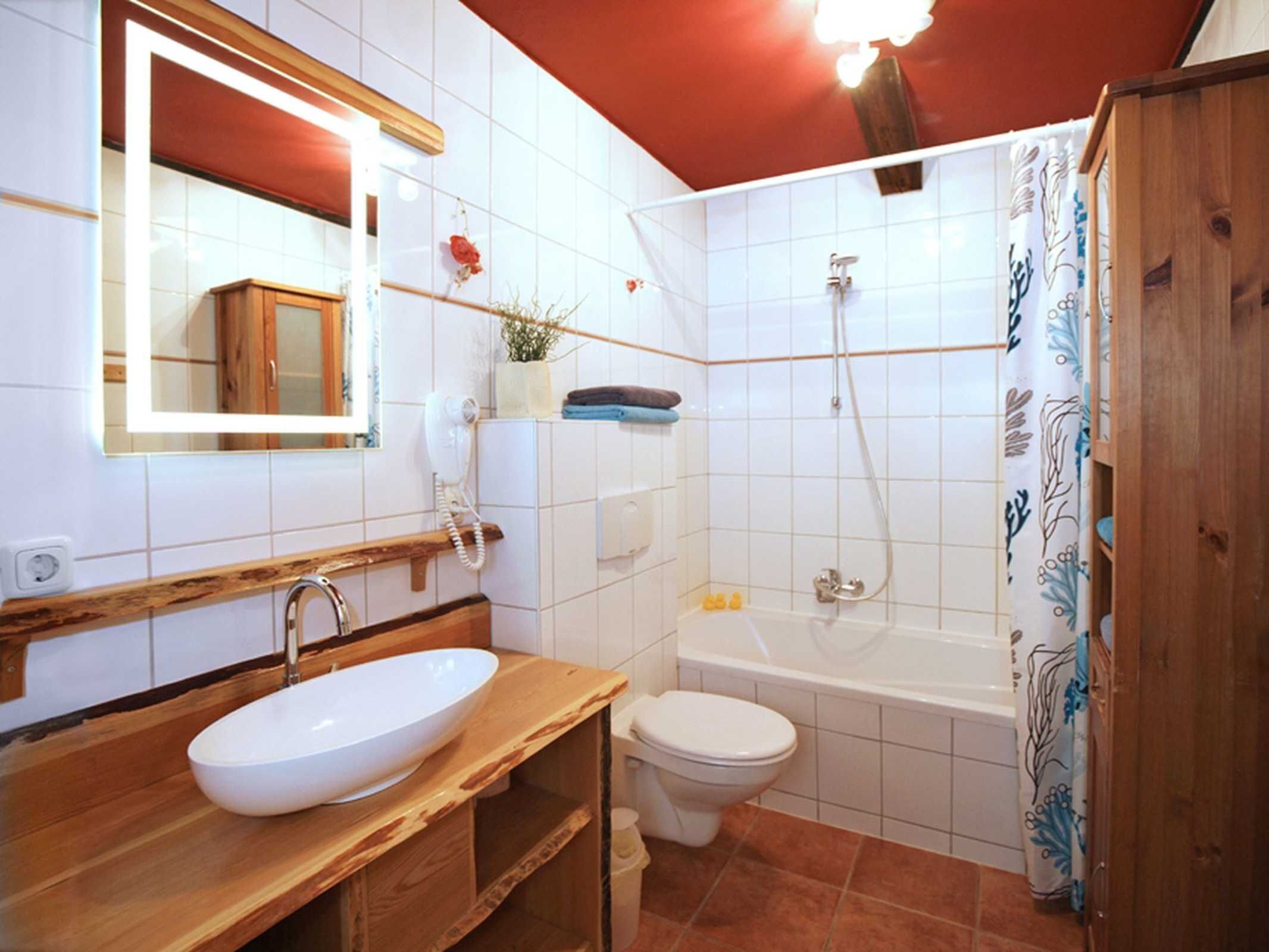 Haartrockner, Handtücher, Toilettenpapier